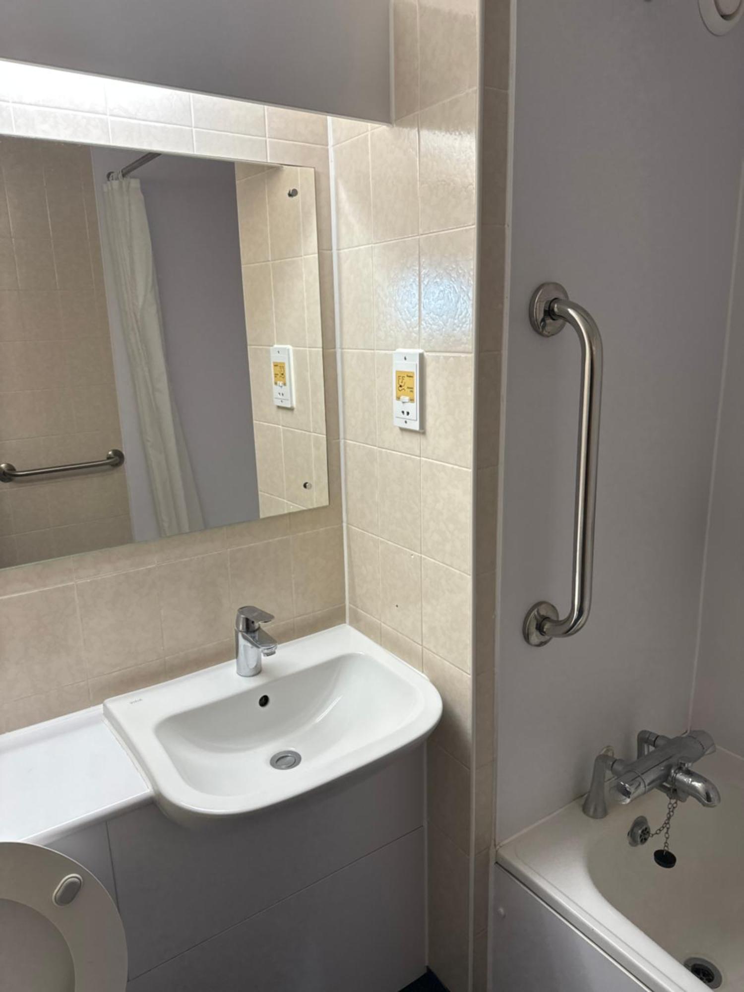 آفلي Thurrock Hotel M25 Services المظهر الخارجي الصورة